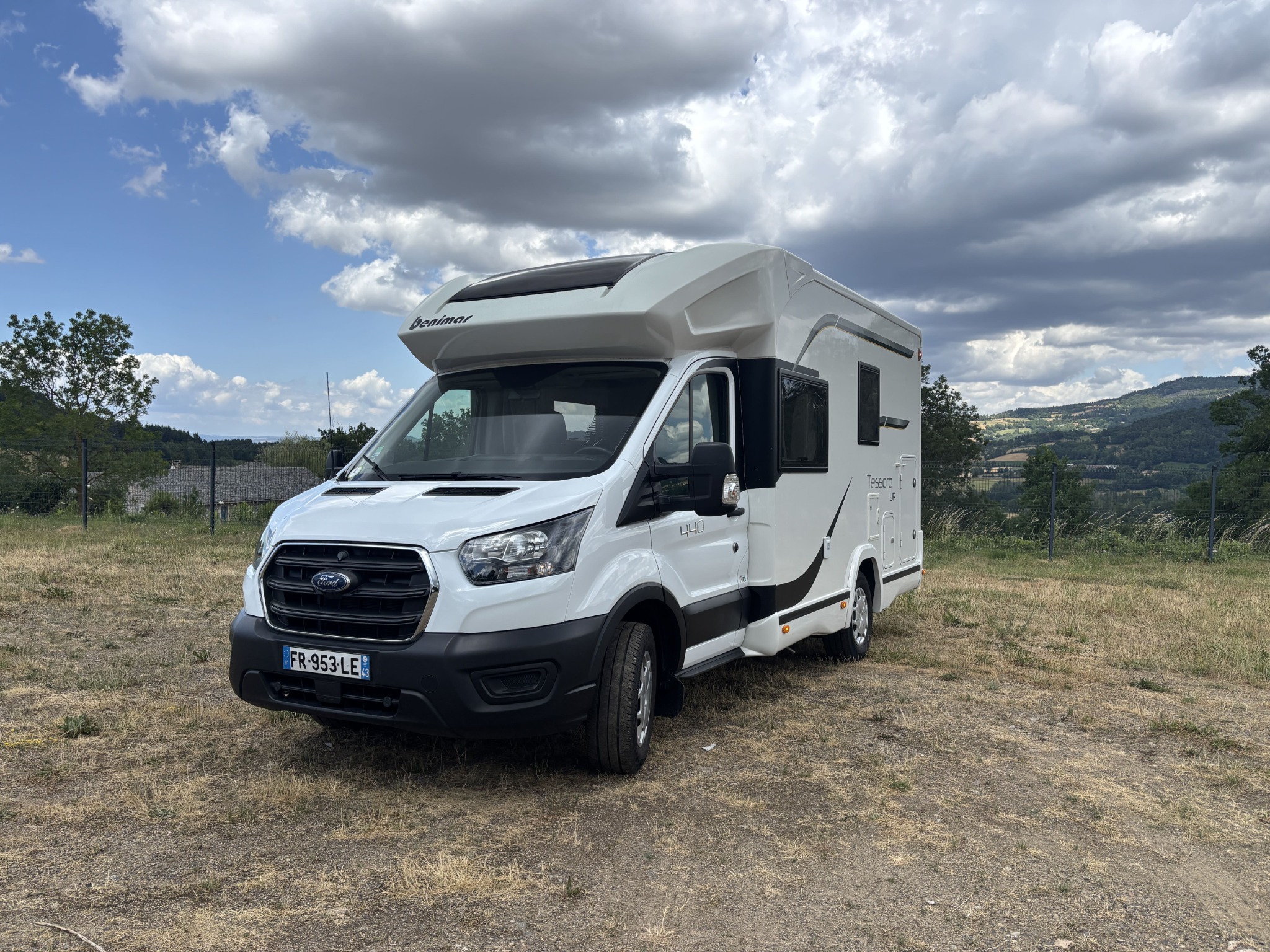 Camping-car Benimar Tessoro 440 UP de Velay Loisirs